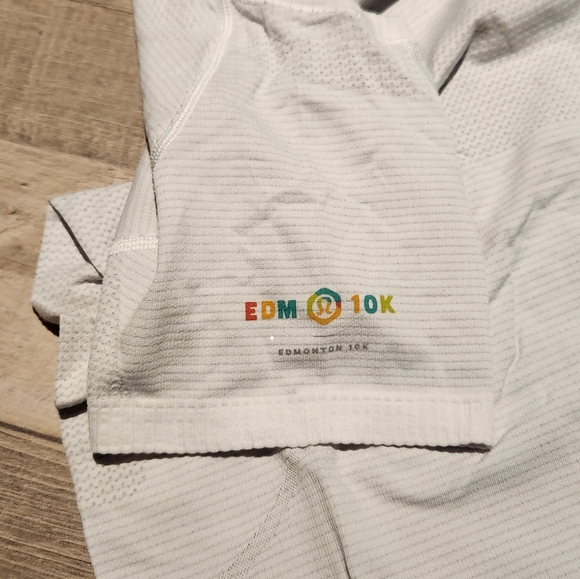 Lululemon swiftly short sleeve - Picture 2 of 2